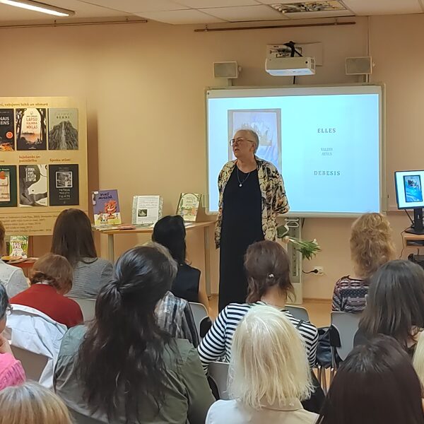 Liegas Piešiņas saruna par jaunāko literatūru palīdz atrast savu grāmatu. 