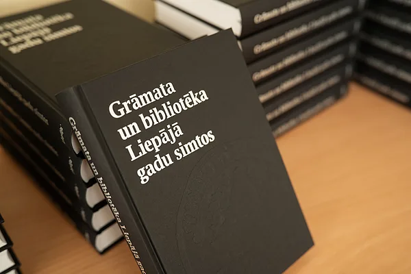 Atklāta kolektīvā monogrāfija “Grāmata un bibliotēka Liepājā gadu simtos”