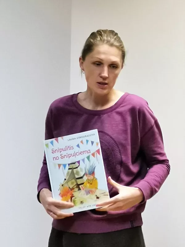 Laura Vinogradova bērnu bibliotēkā "Vecliepājas rūķis"